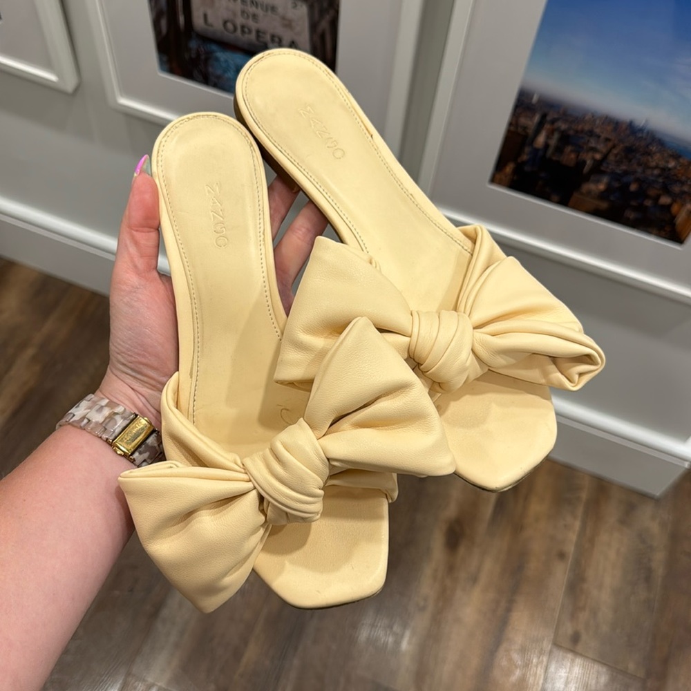 Vanilla Bow Flat Sandals